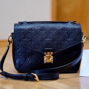 🚨 SOLD Louis Vuitton Metis Nior